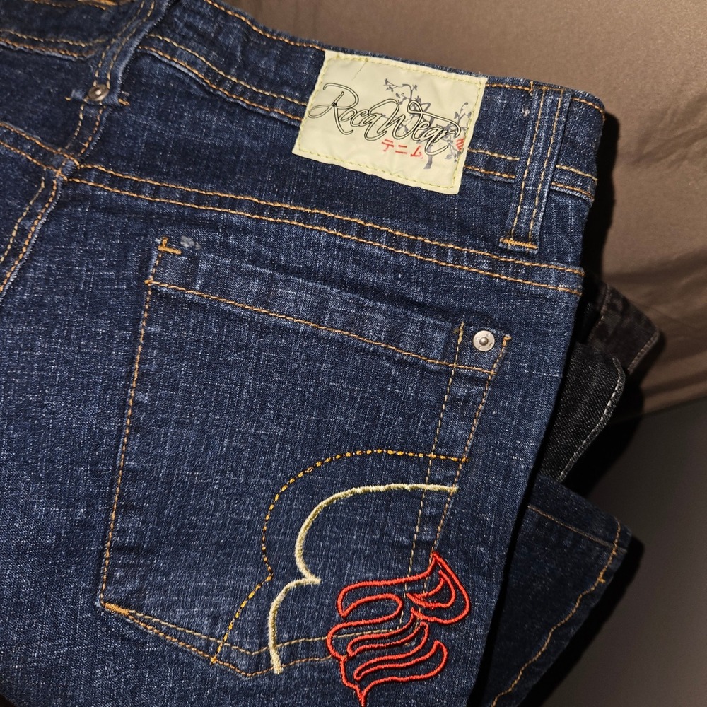 Rocawear Denim Jeans Dark Wash Embellished Patches Bootcut - Picture 4 of 5